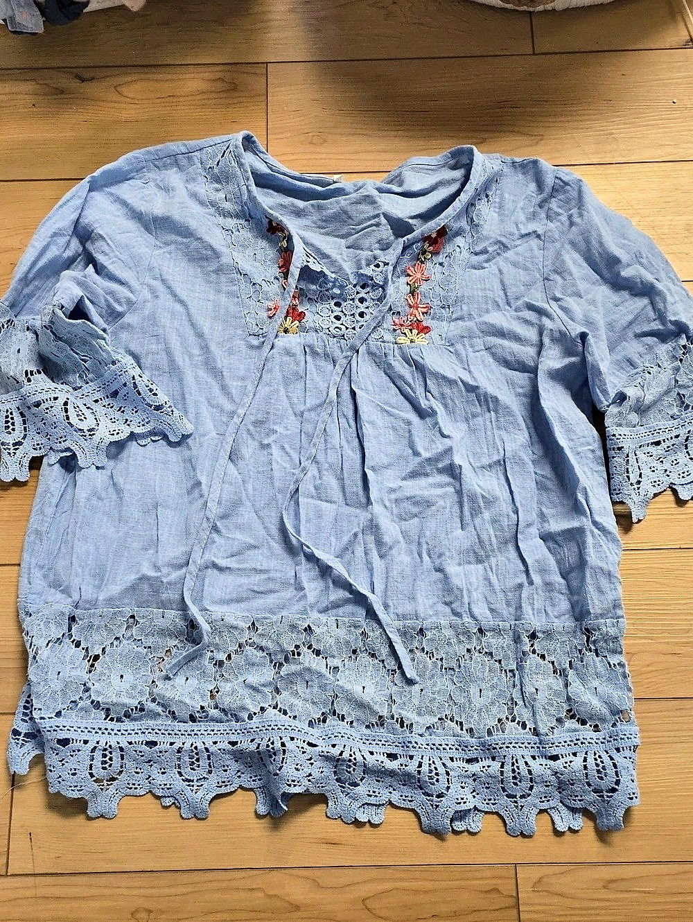 Embroidered Lace Trim Blouse in Blue Size Medium